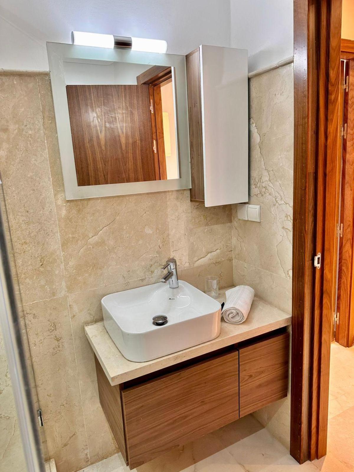 Appartement Luxueux Avec Piscine 10 Minutes Du Centre Ville Marrakesh Luaran gambar